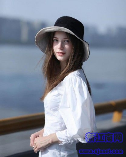 ѪŮ Anastasia Cebulska (mng)ֵ@W(wng)ѣ
